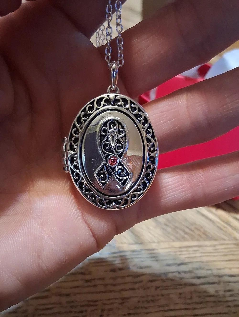 AVON Breast Cancer Awareness Locket Necklace - Picture 1 of 3